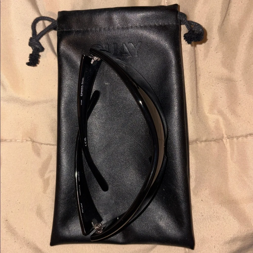 Quay Sunglasses - Picture 2 of 3